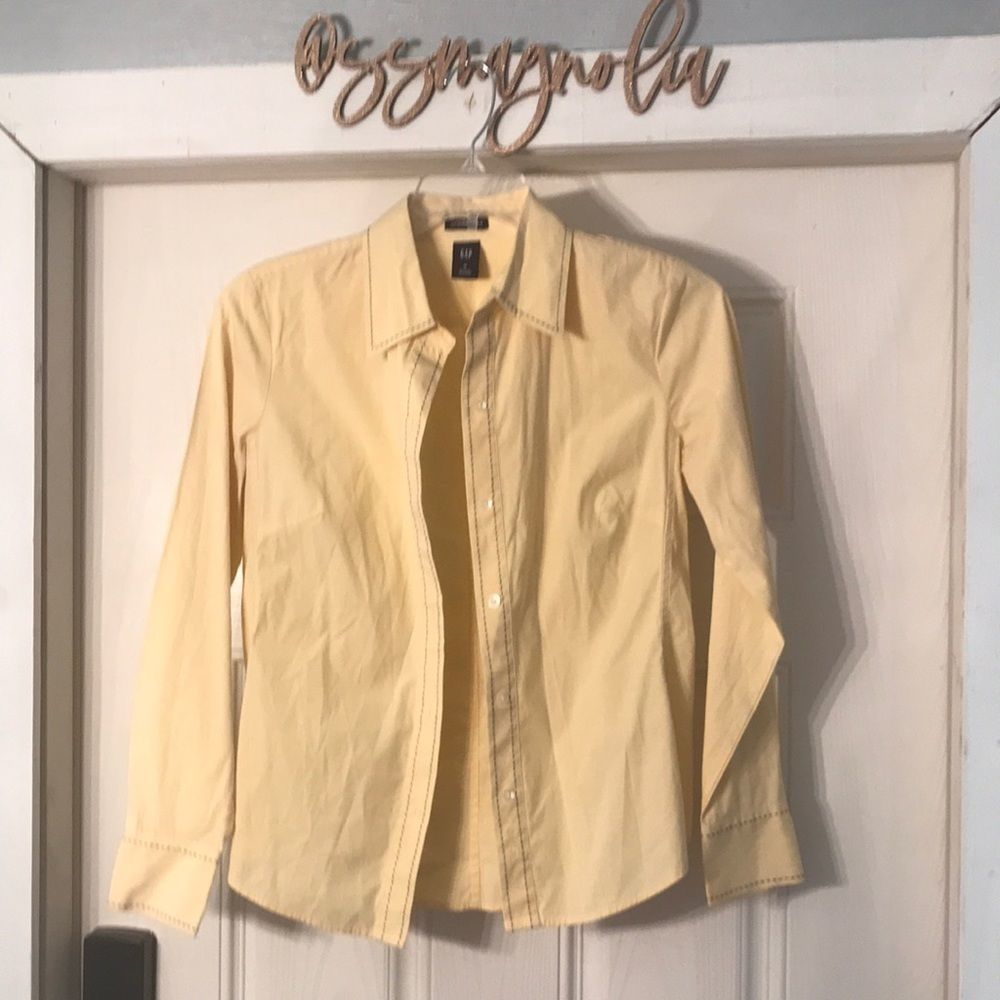 GAP Yellow With Black Stitching Button Down🇺🇸